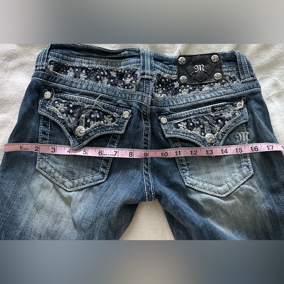 Women's vintage Y2K Miss Me Bootcut Jeans
Cute distressed sequin design - Picture 8 of 12